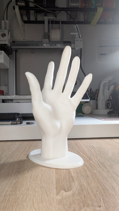 La Main Magique : Votre Bijou, Notre Sauveur