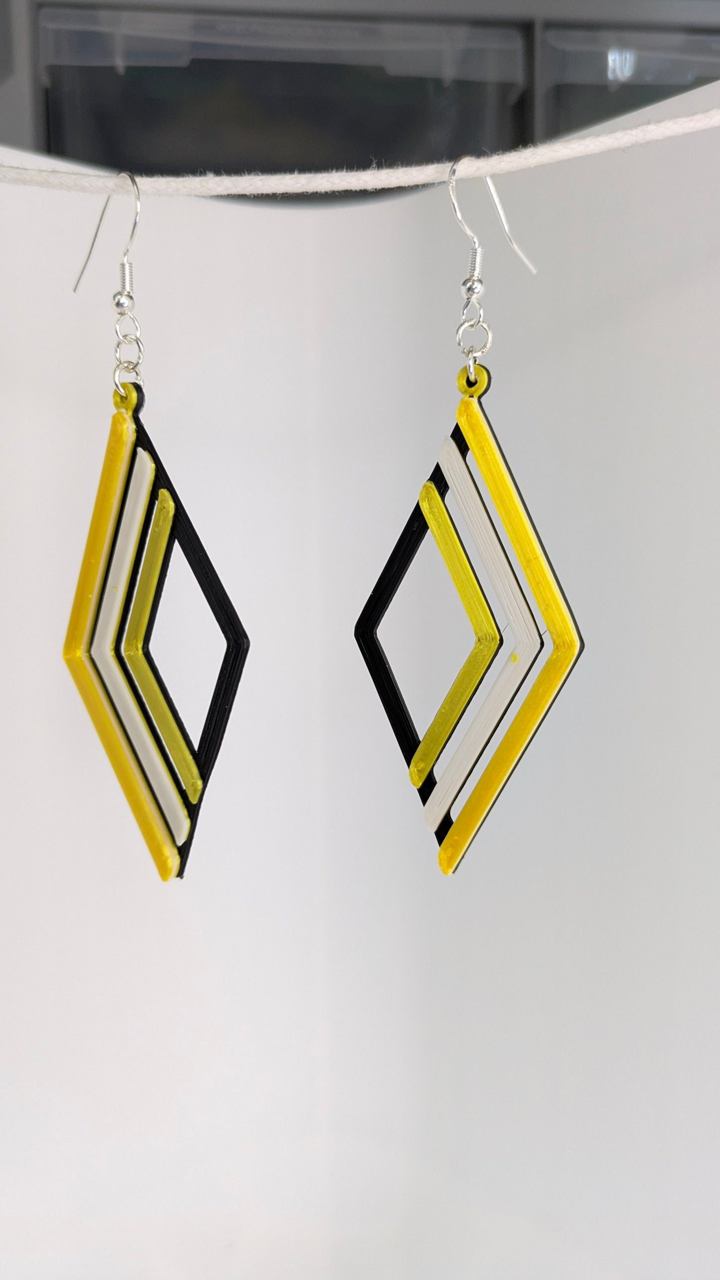 Les Boucles d'oreilles "3 Ondes" – Collection Artisanale